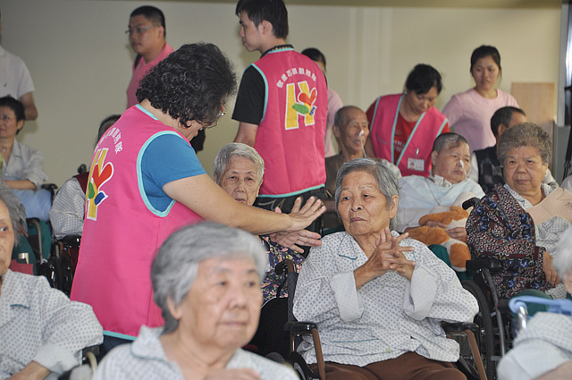 中秋佳節樂團圓暨生日會