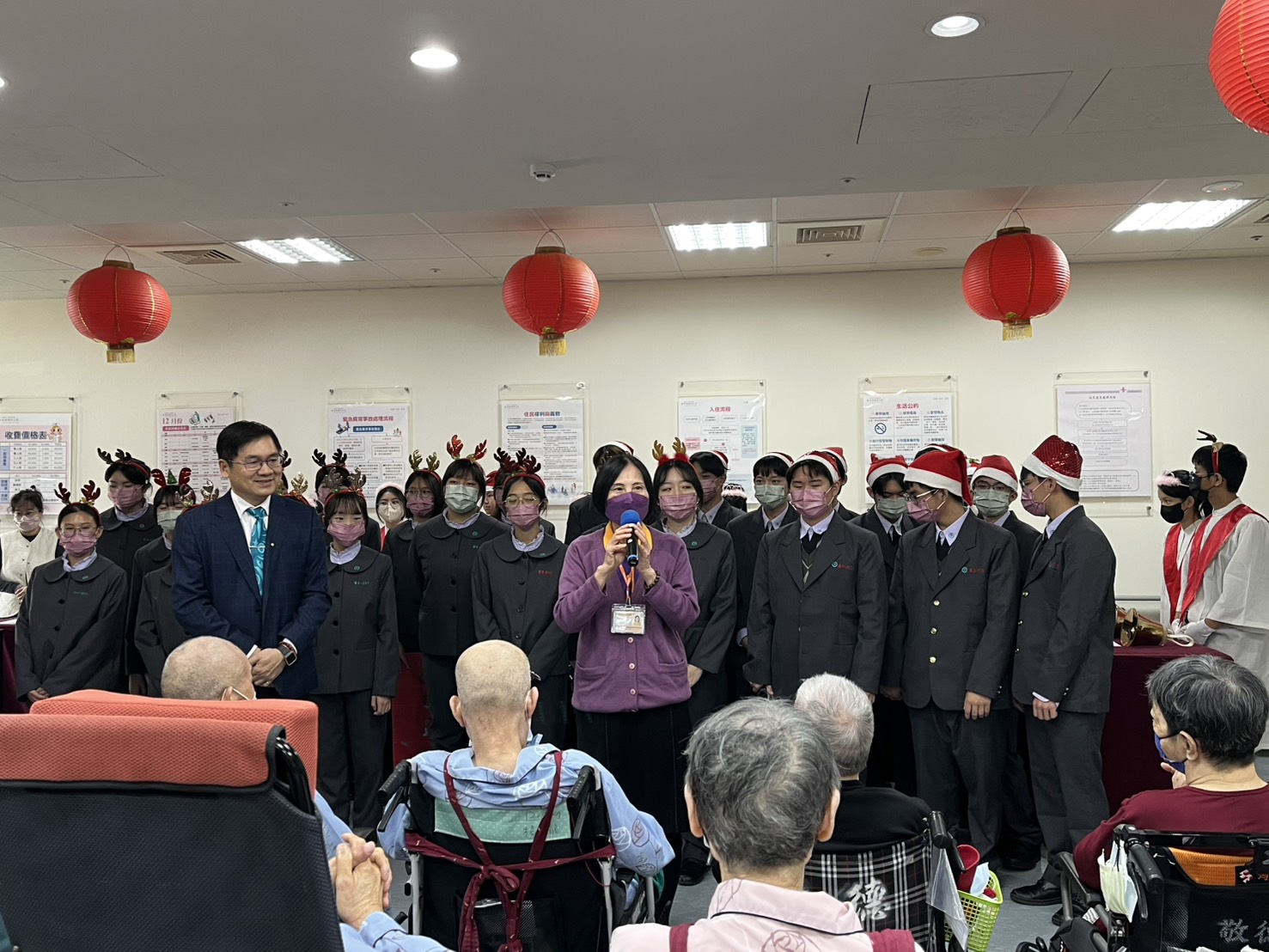 手鐘與合唱的祝福，療癒敬德