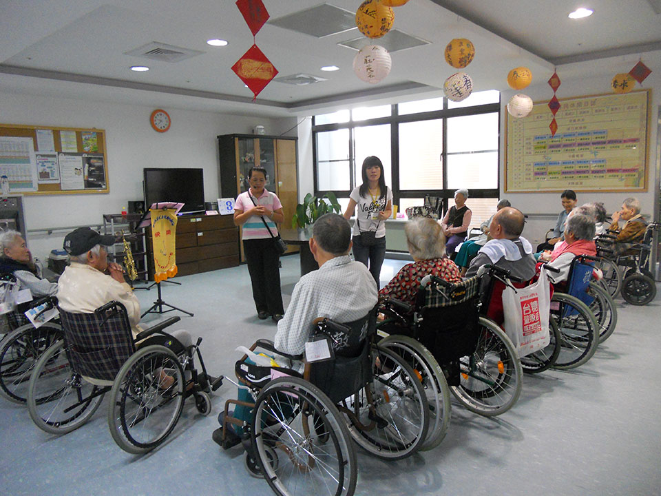 威盛信望愛基金會與台中市快樂薩斯風樂團