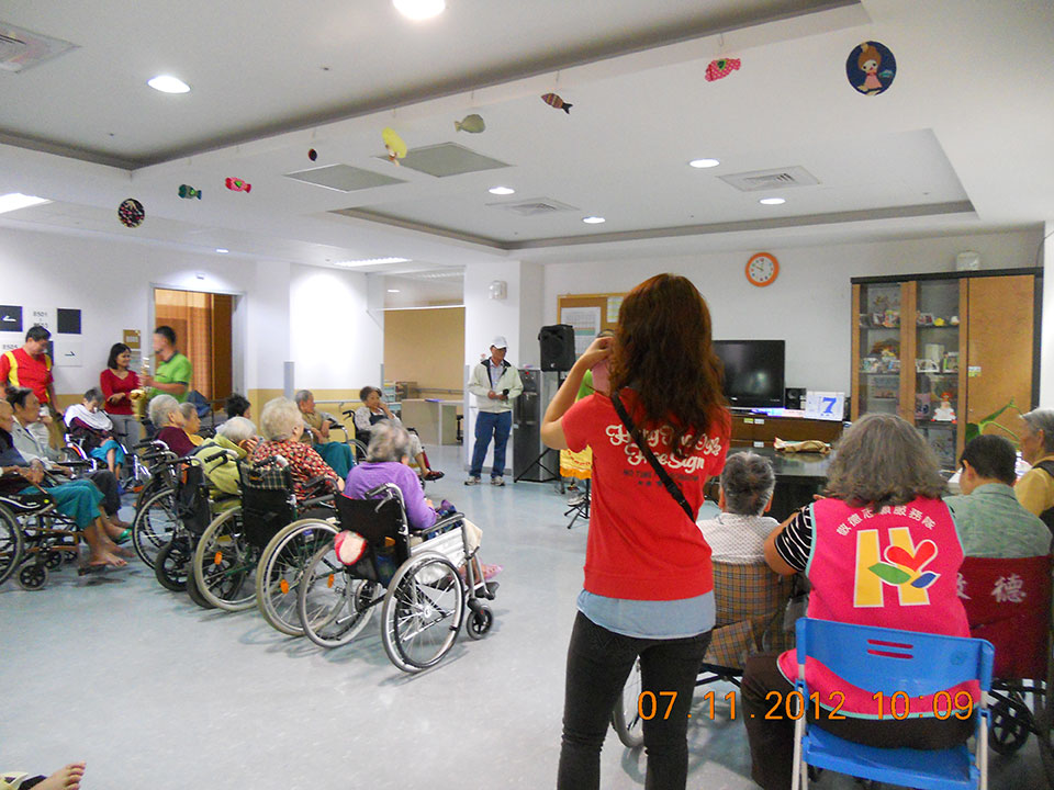 威盛信望愛基金會與台中市快樂薩斯風樂團