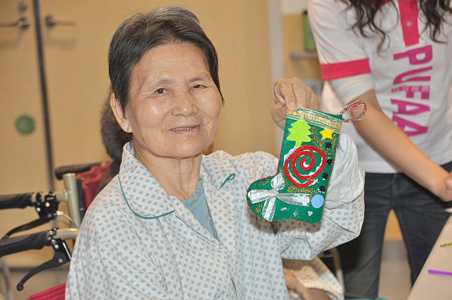 靜宜聖誕 送愛心