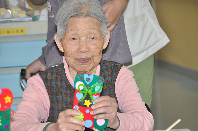 靜宜聖誕 送愛心